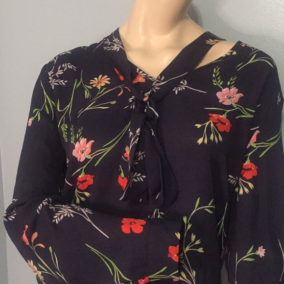 ⭐️ATMOSPHERE Longsleeves Floral Print Sz 16⭐️ - Picture 3 of 12